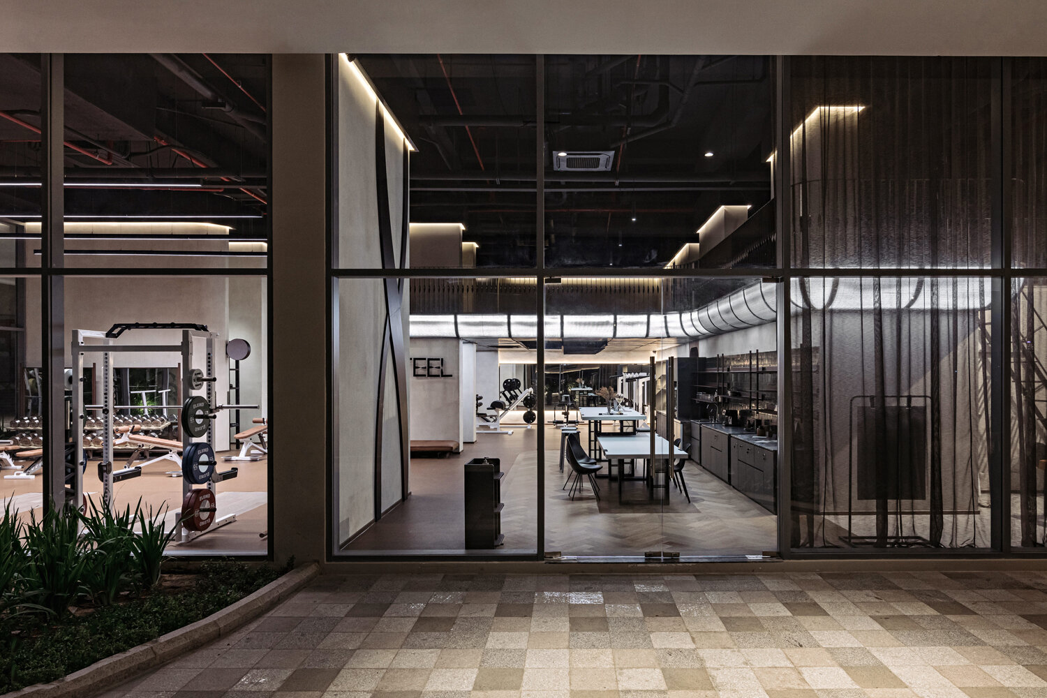 STEEL GYM - ĐẢO KIM CƯƠNG